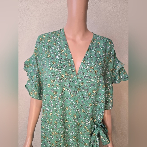 Max Studio Green Floral Wrap Dress with Flutter Sleeve Flounce Hem Women… - Picture 3 of 8